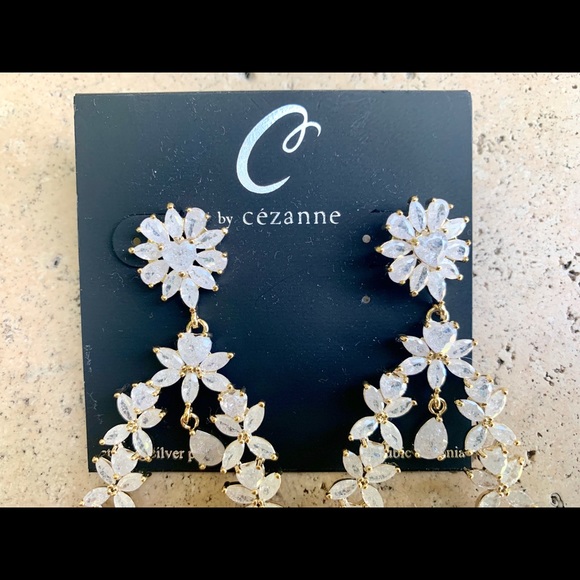 NWT Cézanne Crystal Earrings - Picture 4 of 5
